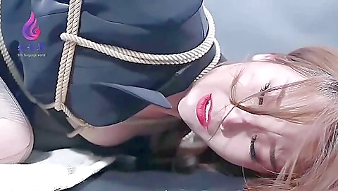 Chinese Beauty Prisoner