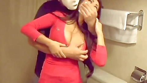 Yuri Chloroformed In The Bathroom